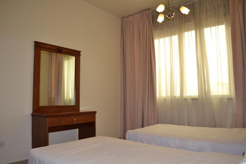 Abu Dhabi Plaza Hotel Apartments Room photo
